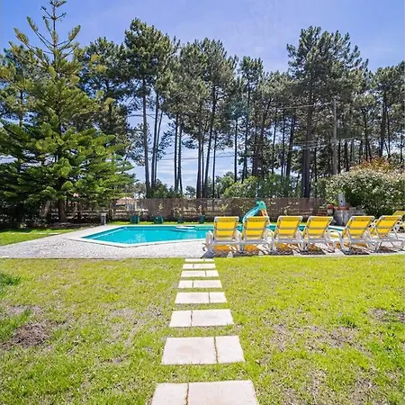Verdizela's Pool And Garden * Corroios