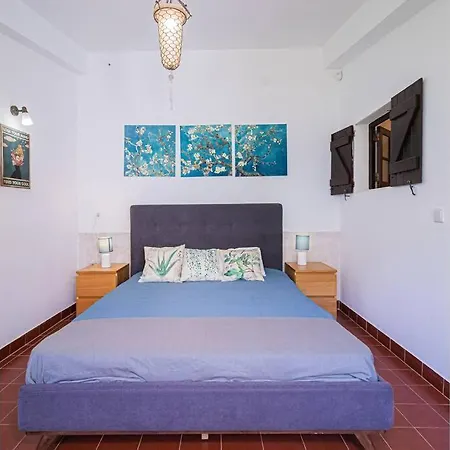 Chalet Verdizela's Pool And Garden Corroios
