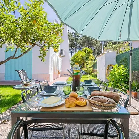 Chalet Verdizela's Pool And Garden *